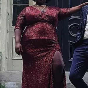 Long sequence red dress